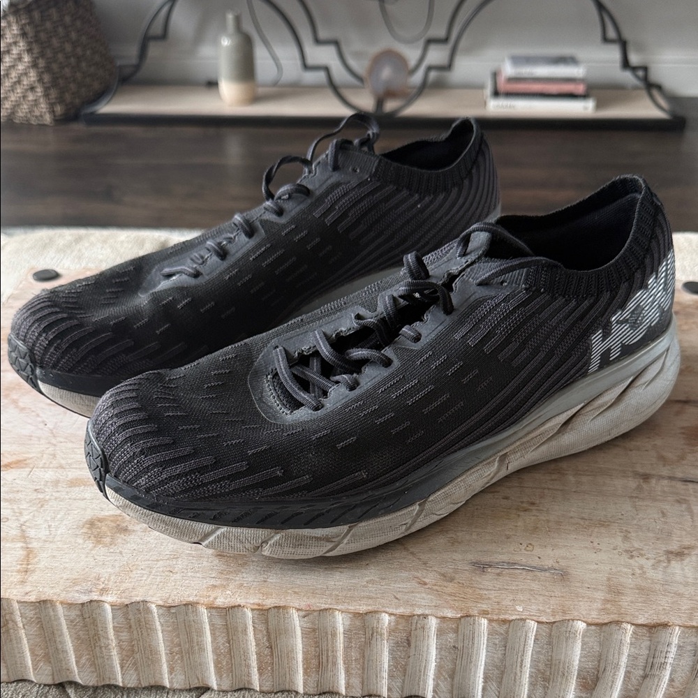 Hoka Men’s 14 Black Athletic Running Shoes small tear in right shoe see pic‎